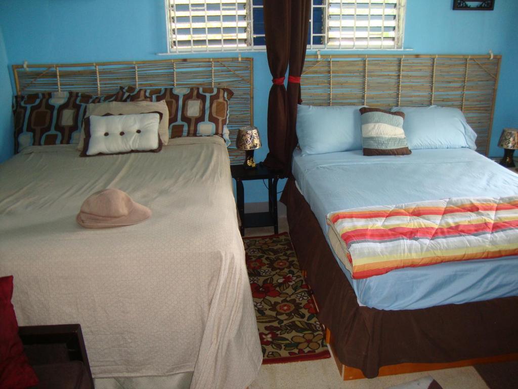 By The Sea Vacation Home And Villa Port Antonio Room photo